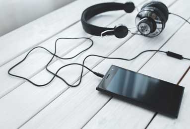 星空体育入口-张稀哲谈留洋：不理解球员为啥要参加车展；德布劳内非常顶级